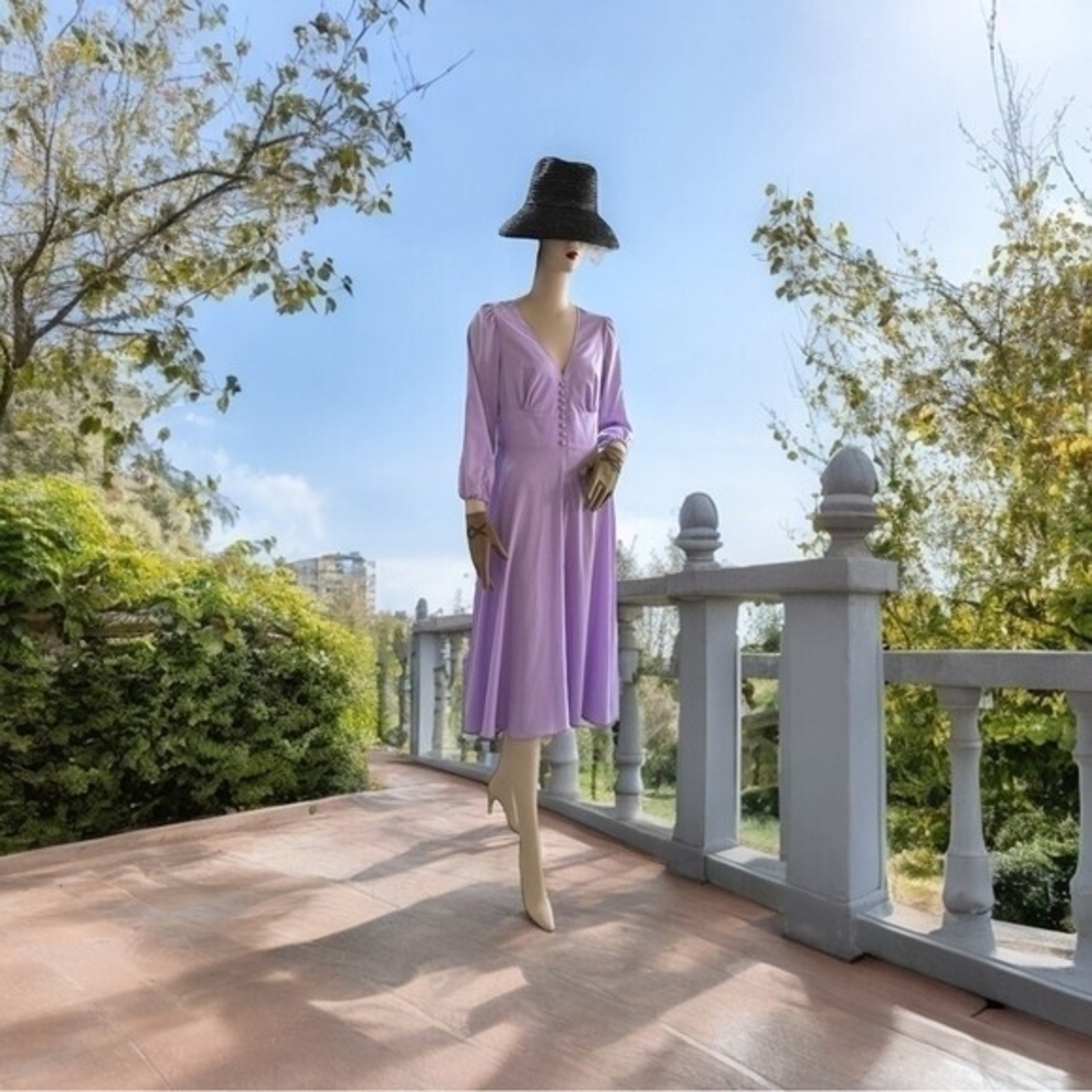 Lilac White Dot Fit Flare Maxi Dress L V-Neck Long Sleeve Prom Cocktail EXC - Picture 2 of 10